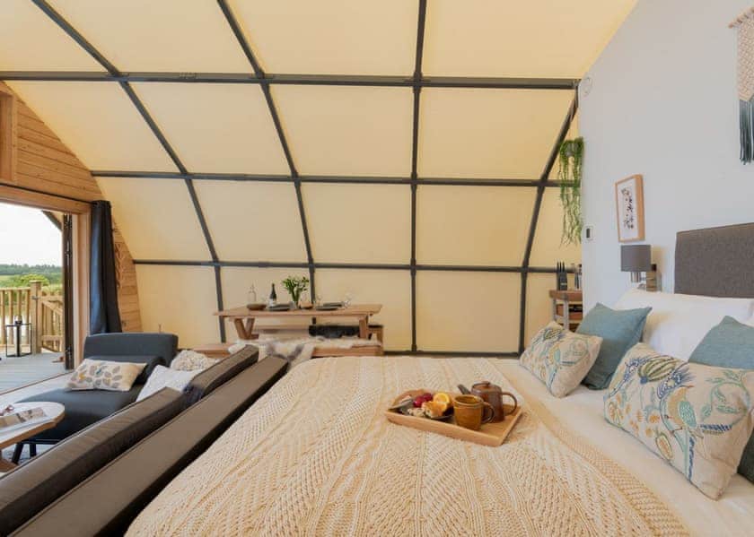 Luxury Cocoon - Clawford Lakes Resort and Spa, Clawton, Nr Holsworthy