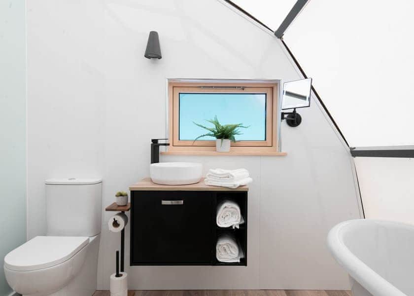 Luxury Cocoon - Clawford Lakes Resort and Spa, Clawton, Nr Holsworthy