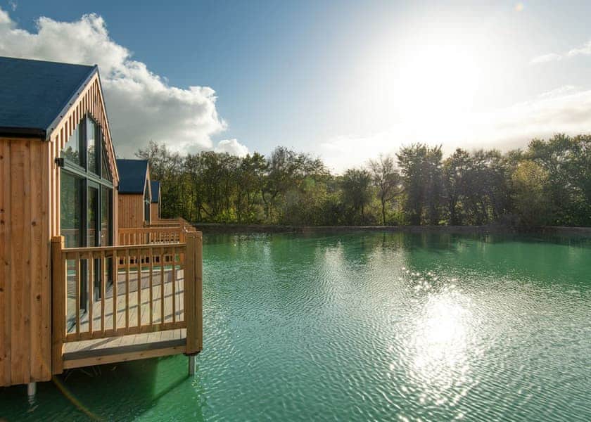 Lake Pod - Clawford Lakes Resort and Spa, Clawton, Nr Holsworthy