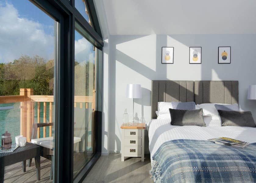 Lake Pod - Clawford Lakes Resort and Spa, Clawton, Nr Holsworthy