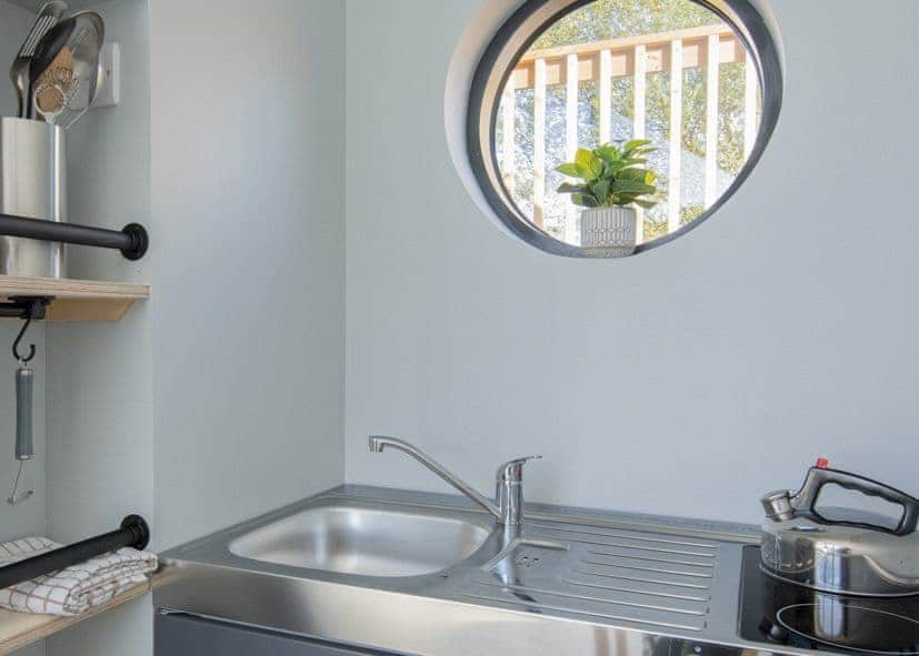 Lake Pod - Clawford Lakes Resort and Spa, Clawton, Nr Holsworthy