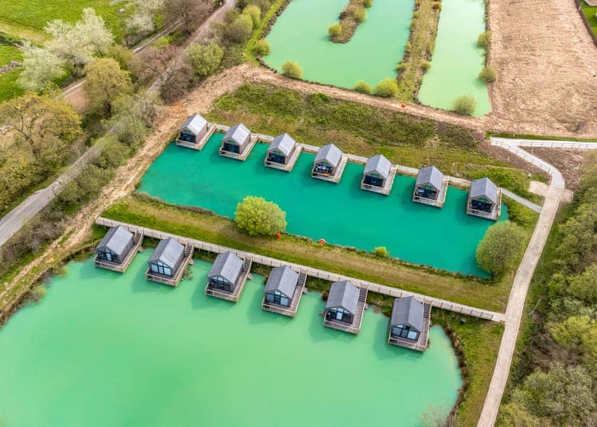 Lake Pod - Clawford Lakes Resort and Spa, Clawton, Nr Holsworthy