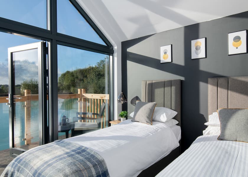 Lake Pod Plus - Clawford Lakes Resort and Spa, Clawton, Nr Holsworthy