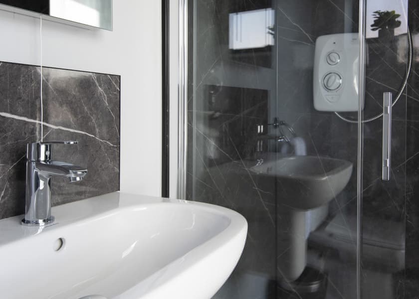 Lake Pod Plus - Clawford Lakes Resort and Spa, Clawton, Nr Holsworthy