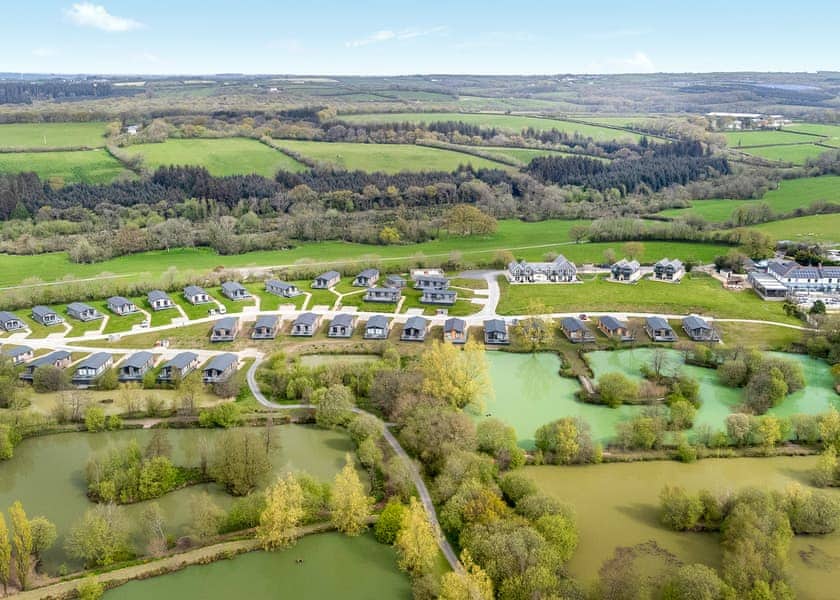 Orchard Deluxe Accessible Lodge - Clawford Lakes Resort and Spa, Clawton, Nr Holsworthy
