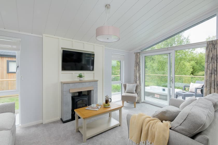 Orchard Deluxe Lakes-Edge 3 Hot Tub - Clawford Lakes Resort and Spa, Clawton, Nr Holsworthy