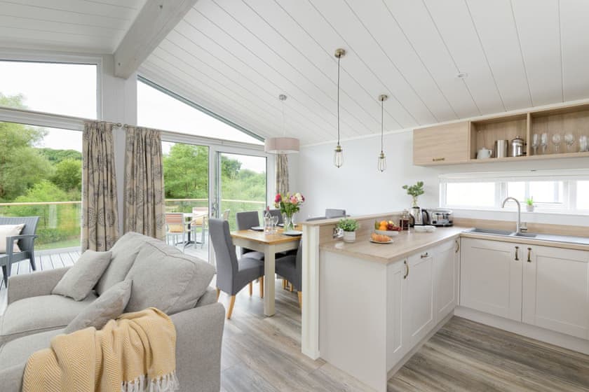 Orchard Deluxe Lakes-Edge 3 Hot Tub - Clawford Lakes Resort and Spa, Clawton, Nr Holsworthy