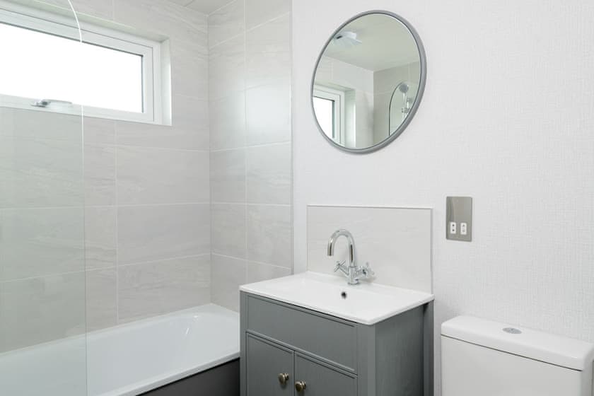 Orchard Deluxe Lakes-Edge 3 Hot Tub - Clawford Lakes Resort and Spa, Clawton, Nr Holsworthy