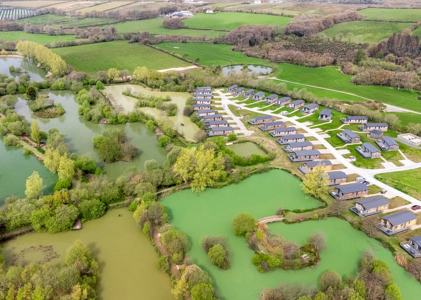 Orchard Deluxe Lakes-Edge 3 Hot Tub - Clawford Lakes Resort and Spa, Clawton, Nr Holsworthy