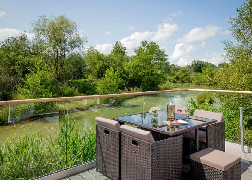 Orchard Deluxe Lakes-Edge 2 - Clawford Lakes Resort and Spa, Clawton, Nr Holsworthy