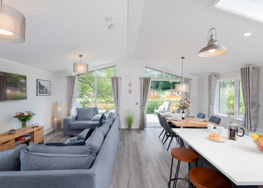 Orchard Deluxe Double Lakes Edge 3 Hot Tub Pet (sleeps 8) - Clawford Lakes Resort and Spa, Clawton, Nr Holsworthy