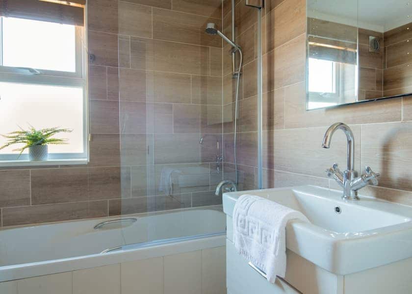 Orchard Deluxe Twin Lakes-Edge 3 Hot Tub Pet (sleeps 8) - Clawford Lakes Resort and Spa, Clawton, Nr Holsworthy