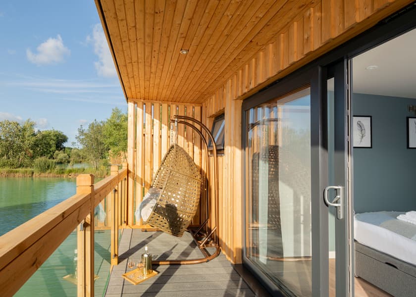 Signature Lake Pods - Clawford Lakes Resort and Spa, Clawton, Nr Holsworthy