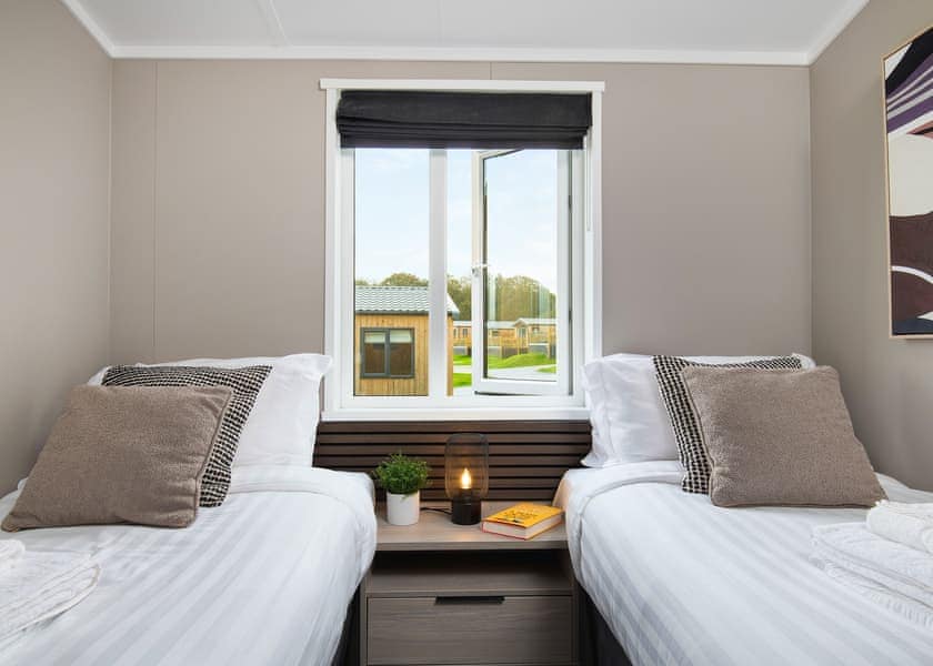 Meadow Deluxe Twin Lakes-Edge 3 Hot Tub Pet - Clawford Lakes Resort and Spa, Clawton, Nr Holsworthy