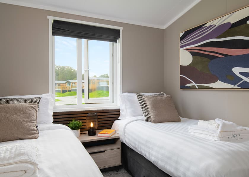 Meadow Deluxe Twin 3 Hot Tub Pet - Clawford Lakes Resort and Spa, Clawton, Nr Holsworthy