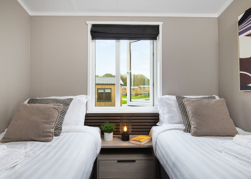 Meadow Deluxe Twin 3 Hot Tub Pet - Clawford Lakes Resort and Spa, Clawton, Nr Holsworthy