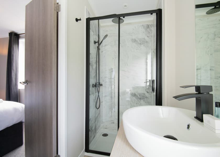 Meadow Deluxe Twin 3 Hot Tub Pet - Clawford Lakes Resort and Spa, Clawton, Nr Holsworthy