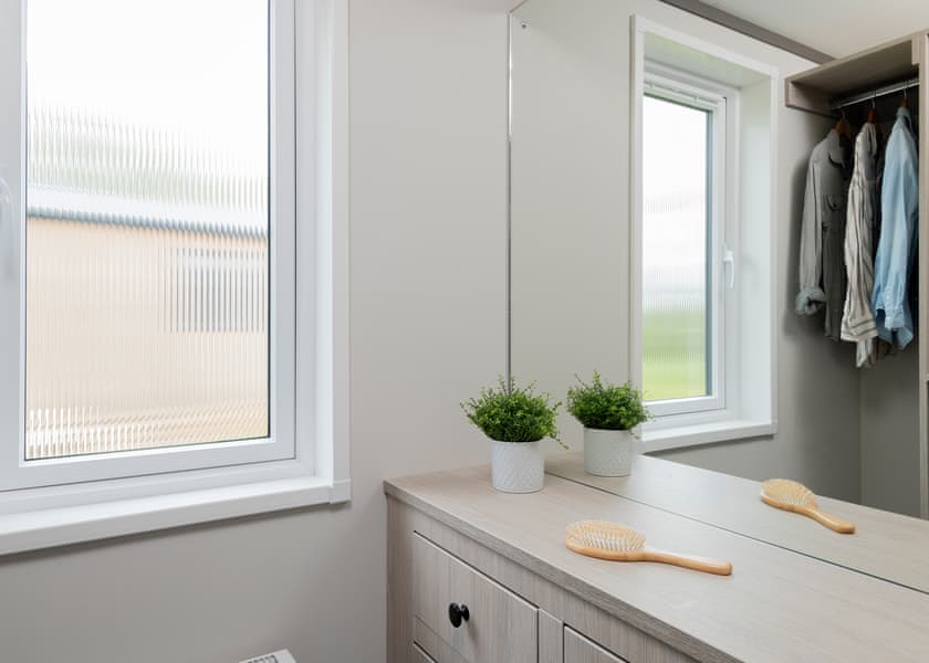 Meadow Luxury 2 Bed Holiday Home Hot Tub Pet (sleeps 4) - Clawford Lakes Resort and Spa, Clawton, Nr Holsworthy