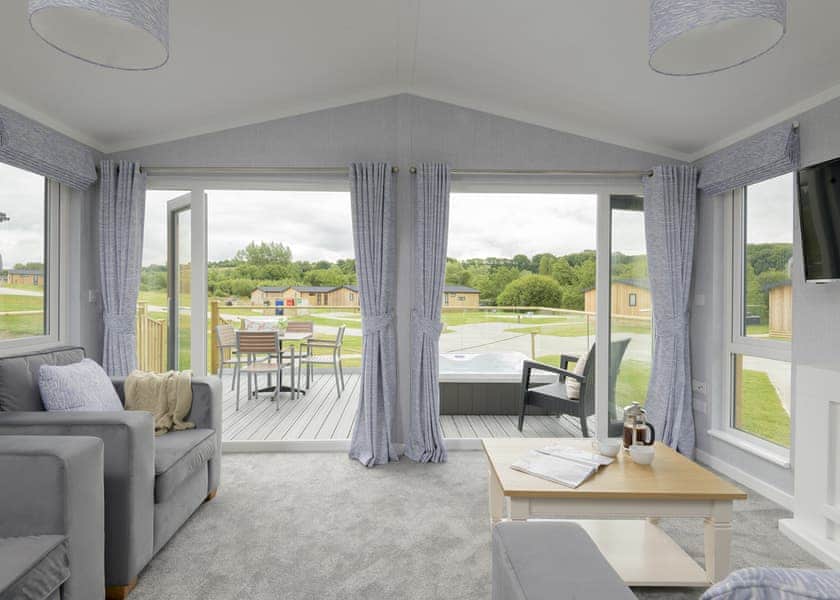 Orchard Deluxe 2 Pet HT - Clawford Lakes Resort and Spa, Clawton, Nr Holsworthy