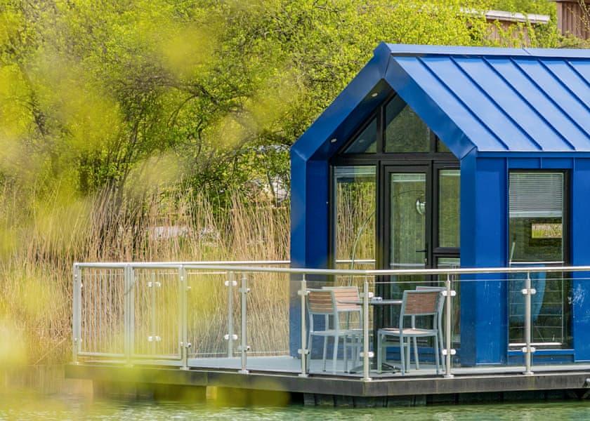 Floating Lodge with Mezzanine - Clawford Lakes Resort and Spa, Clawton, Nr Holsworthy
