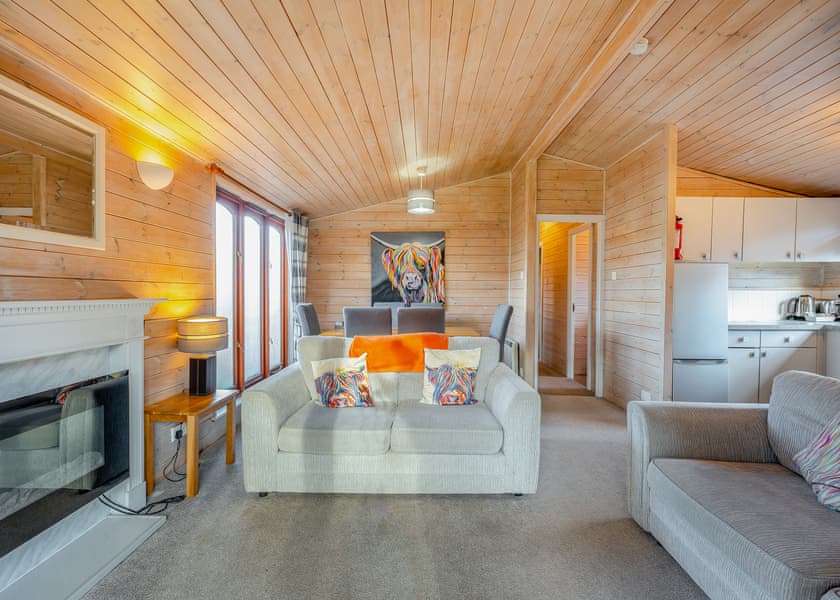 3 Bedroom Lodge with Hot Tub - Campsie Glen Holiday Park, Fintry