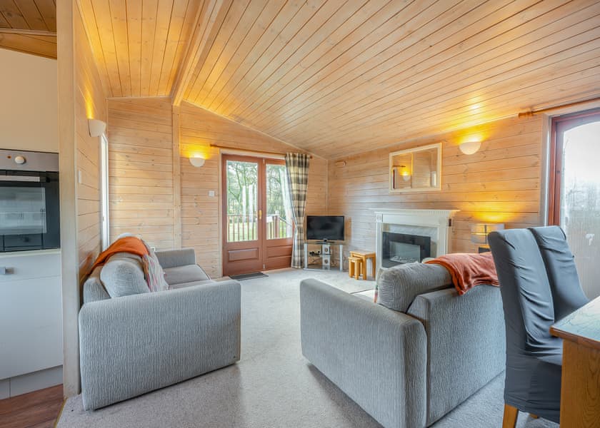 3 Bedroom Lodge with Hot Tub - Campsie Glen Holiday Park, Fintry