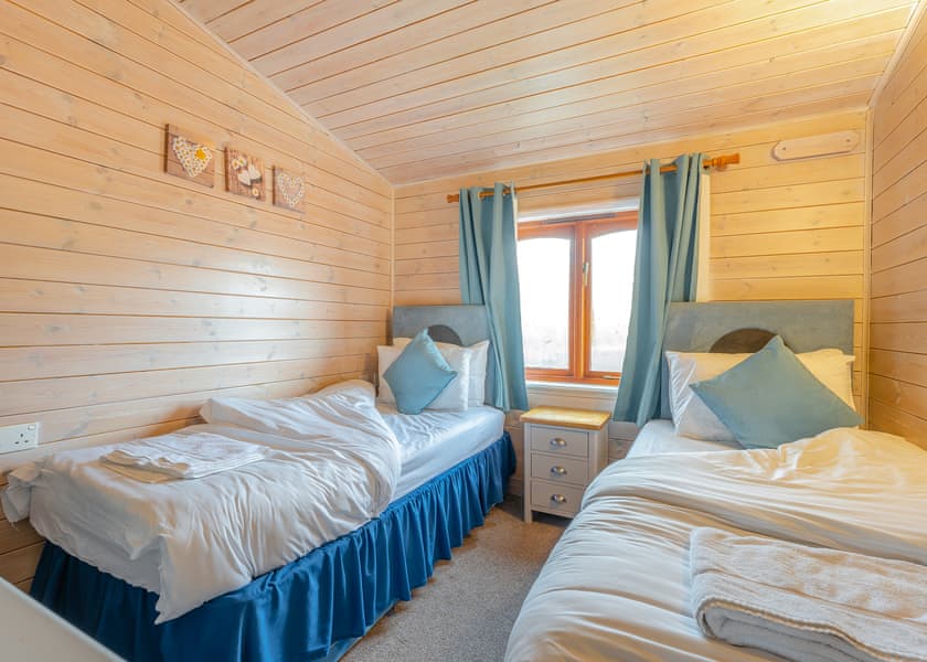 3 Bedroom Lodge with Hot Tub - Campsie Glen Holiday Park, Fintry
