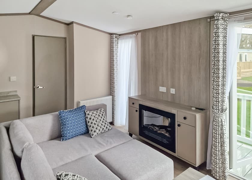 Comrfort 3 Bedroom Caravan with Hot Tub (PF) - Campsie Glen Holiday Park, Fintry