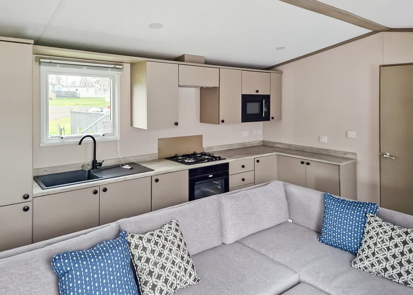 Comrfort 3 Bedroom Caravan with Hot Tub (PF) - Campsie Glen Holiday Park, Fintry