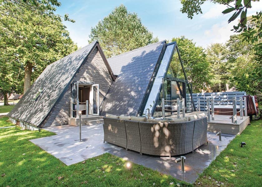 Glass Lodge - Clowance, Praze-An-Beeble, Nr. St Ives