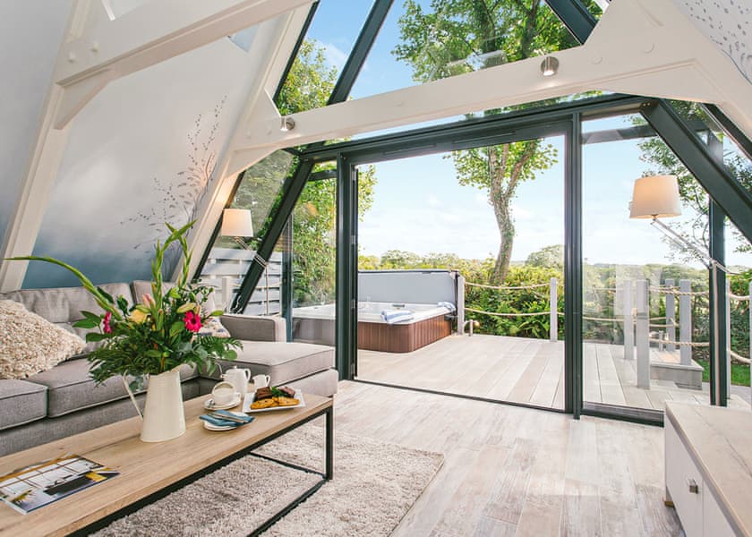 Glass Lodge - Clowance, Praze-An-Beeble, Nr. St Ives