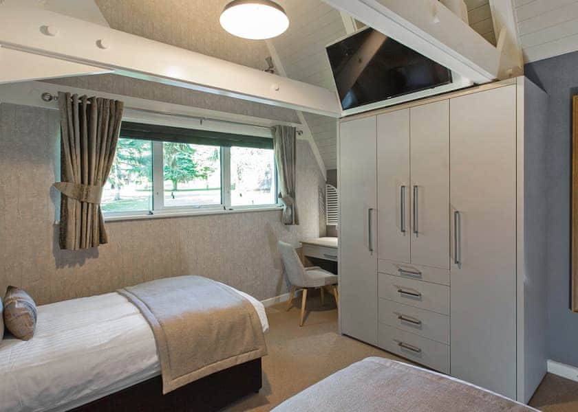 Glass Lodge - Clowance, Praze-An-Beeble, Nr. St Ives