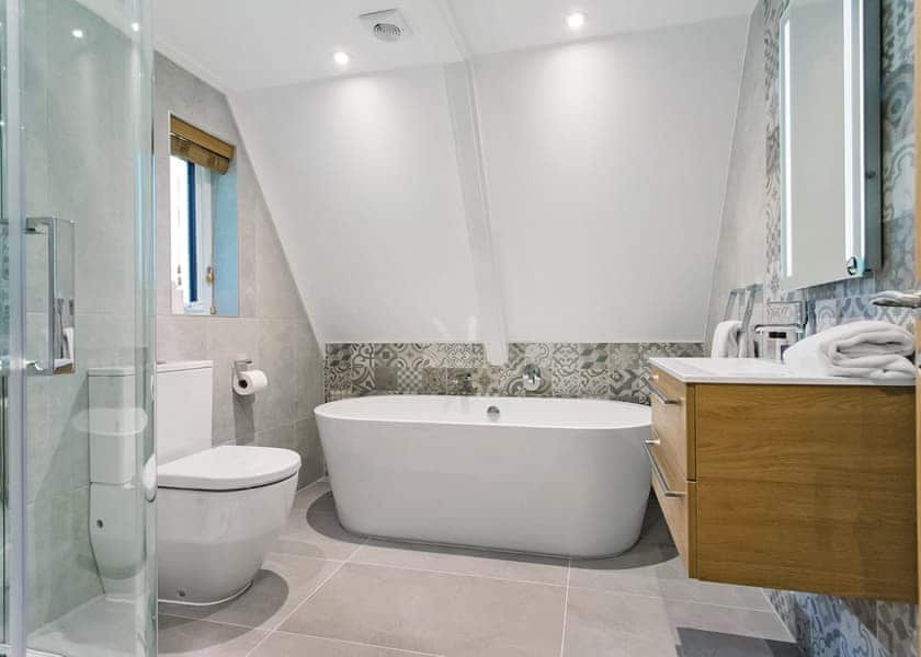 Glass Lodge - Clowance, Praze-An-Beeble, Nr. St Ives