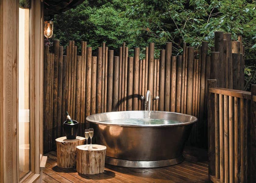 The Treehouse - Clowance, Praze-An-Beeble, Nr. St Ives