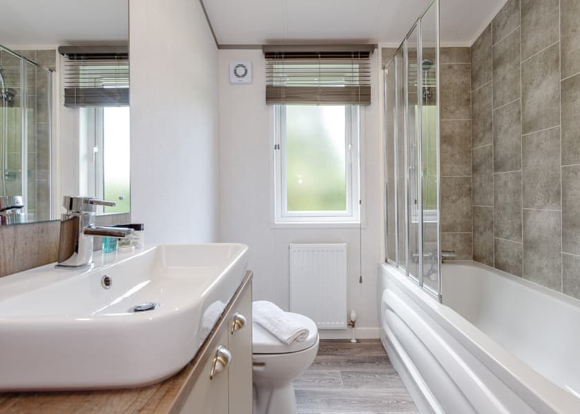 Larch Lodge Spa (Pet) - Clumber Park, Sherwood Forest, Worksop