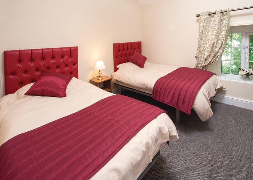 2 Bed Gold Mews Apartment - Combe Martin Beach, Combe Martin