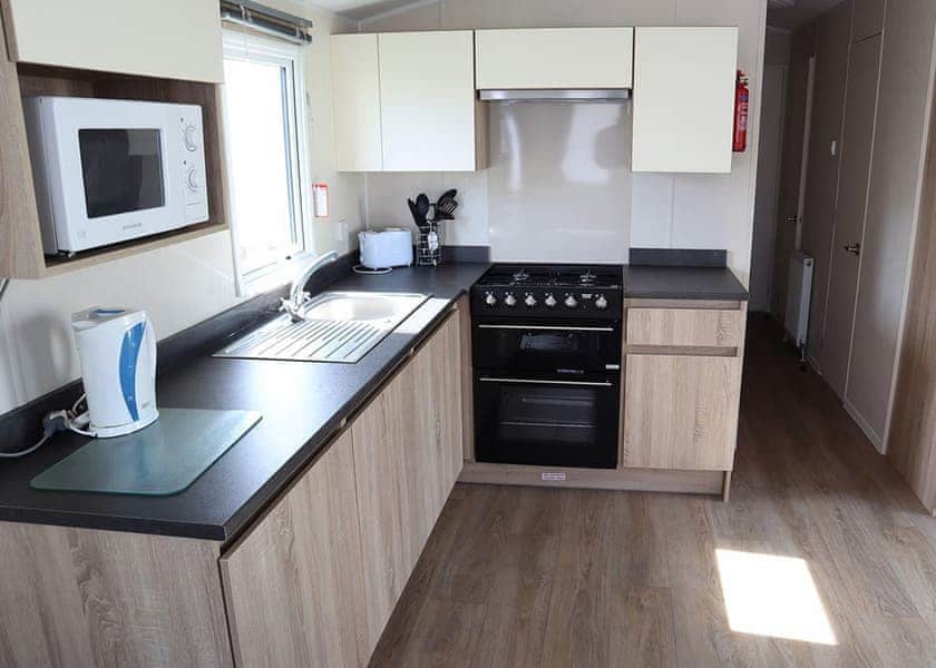 Silver 8 Caravan - Coastfields Holiday Village, Ingoldmells, Skegness
