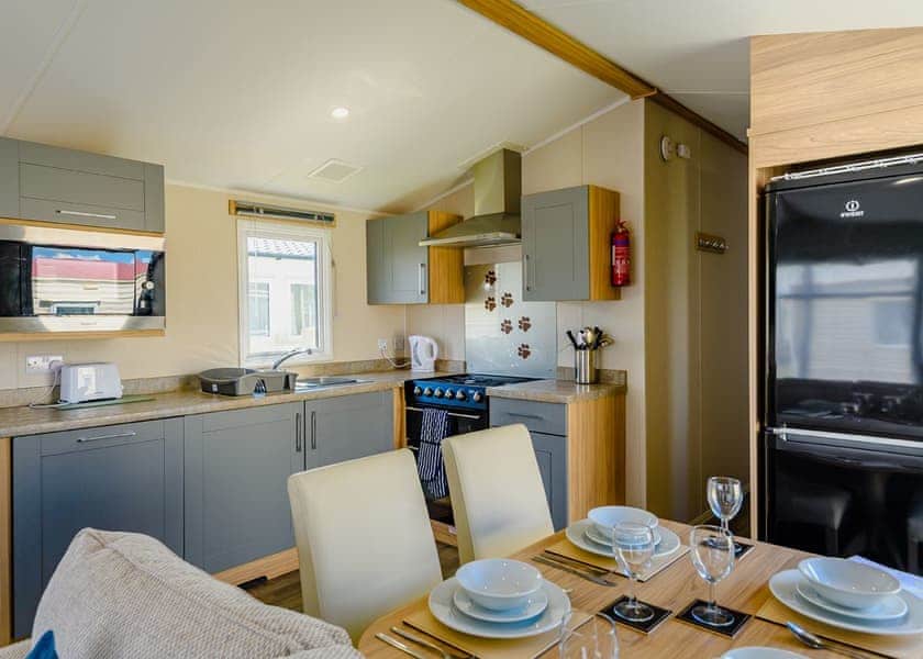 Luckie the Lion Gold 8 Caravan - Coastfields Holiday Village, Ingoldmells, Skegness