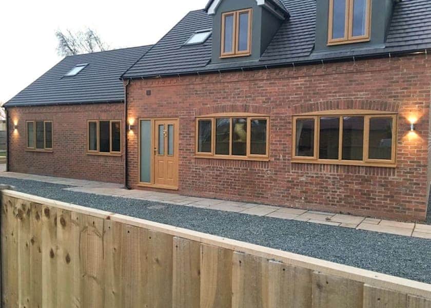 Colliery Cottage - Colliery Lane Lodges, Swadlincote, Nr Ashby-de-la-Zouch