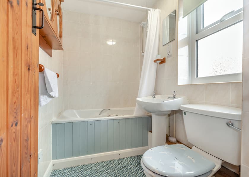 Typical Adventure Cottage | Adventure Cottage - Captain Cook’s Haven, Larpool, Whitby