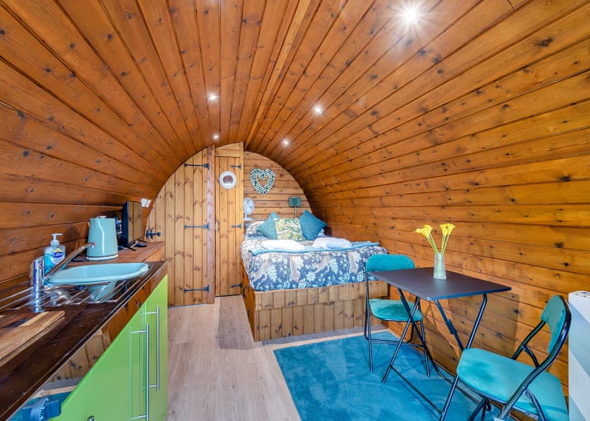 Hazlenut Pod - Coole Acres Fishery & Leisure Park, Newhall, Nr. Nantwich