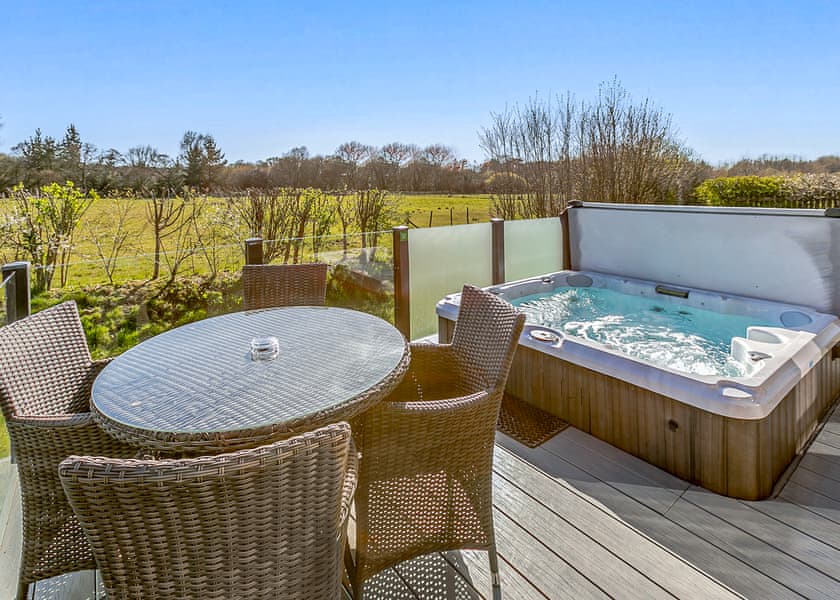 Meadow View Plus Pet - Crealy Resort, Clyst St Mary, Nr Exeter