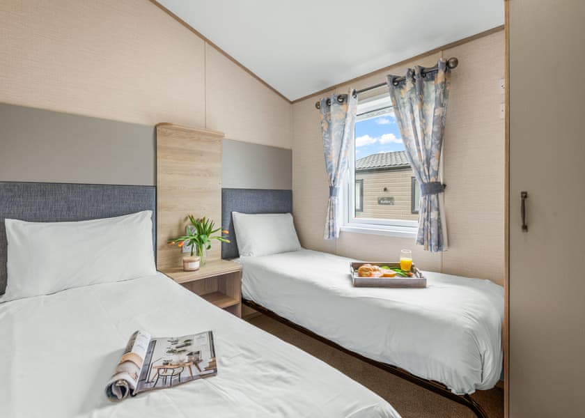 The Dartmoor - Crealy Resort, Clyst St Mary, Nr Exeter