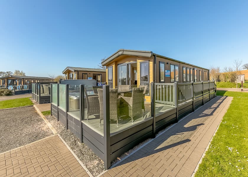 Buddy Explorer Lodge - Crealy Resort, Clyst St Mary, Nr Exeter