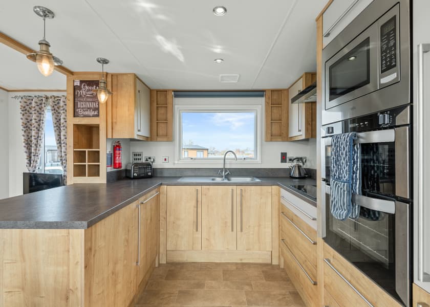 Buddy Explorer Lodge - Crealy Resort, Clyst St Mary, Nr Exeter