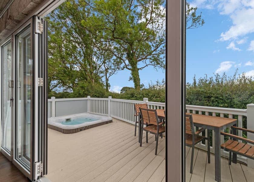 Skokholm Lodge - Croft Country Park, Reynalton, Nr Narberth