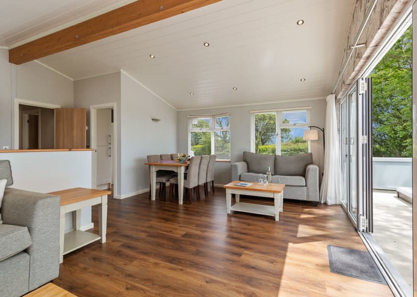 Skokholm Lodge - Croft Country Park, Reynalton, Nr Narberth