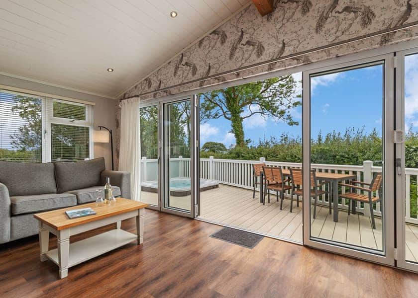 Skokholm Lodge - Croft Country Park, Reynalton, Nr Narberth