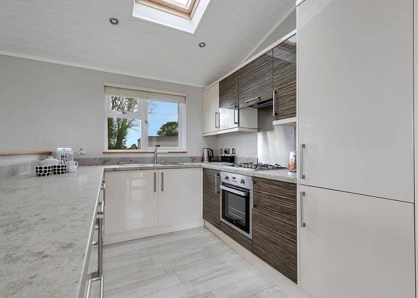 Skokholm Lodge - Croft Country Park, Reynalton, Nr Narberth