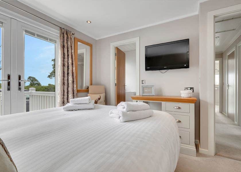Skokholm Lodge - Croft Country Park, Reynalton, Nr Narberth